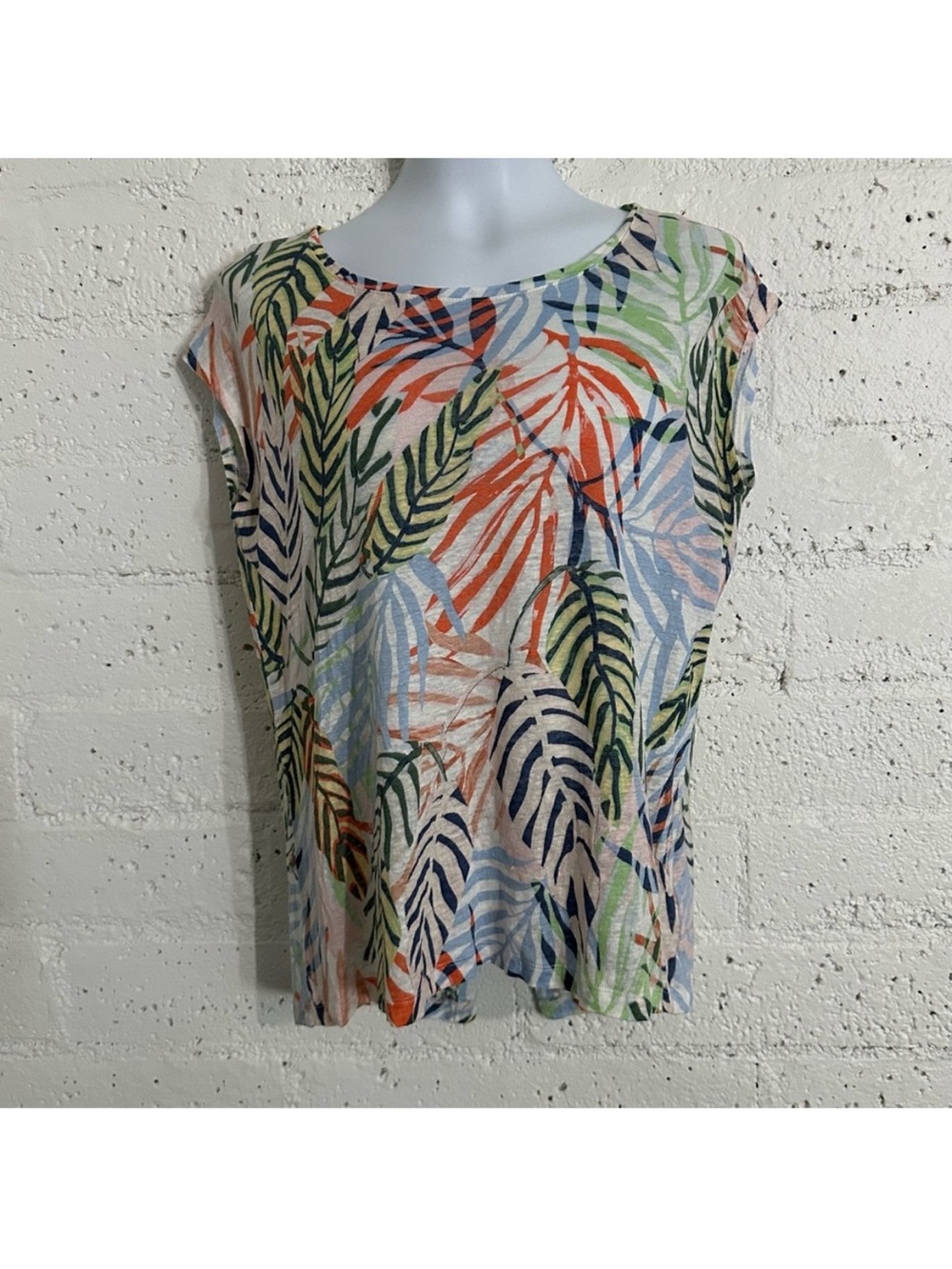 Tahari Multicolor Tropical Leaf Cap Sleeve Top